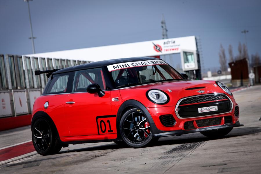  Mini Cooper S JCW Challenge 2016 года  (фото 11 из 60)
